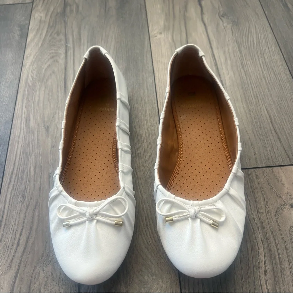 White Mountain Sakari White Ballet Flats with Bow 8.5 - Picture 2 of 10